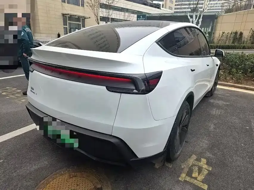 Tesla Model Y 2025 из CN, фото 8