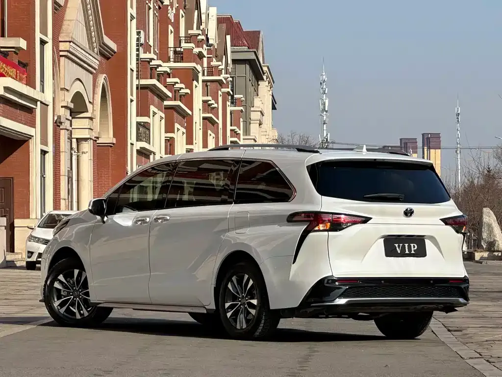 Toyota Granvia 2024 из CN, фото 8