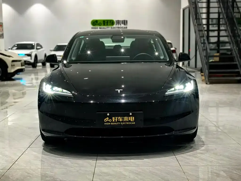 Tesla Model 3 — фото 6