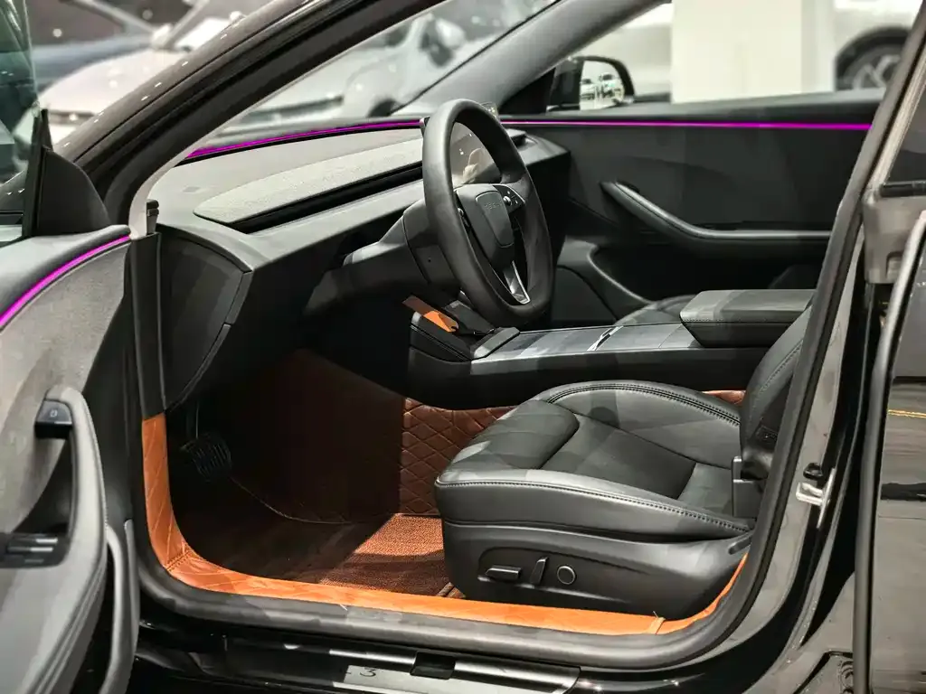 Tesla Model 3 — фото 7