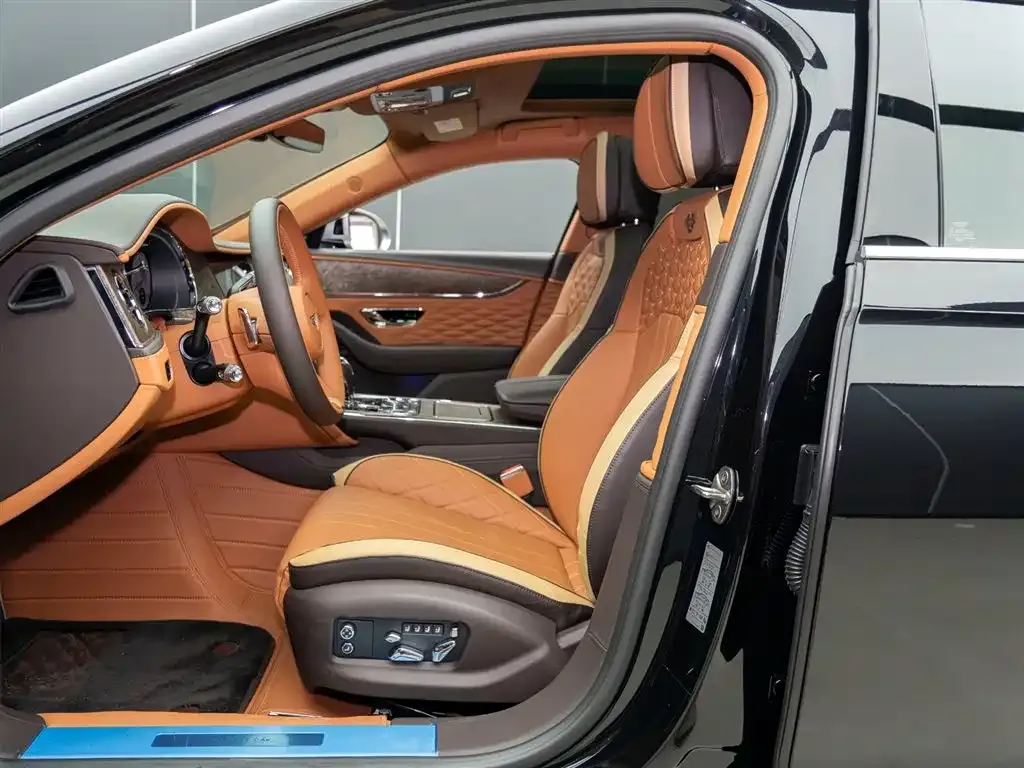 Bentley Flying Spur 2025 из CN, фото 6