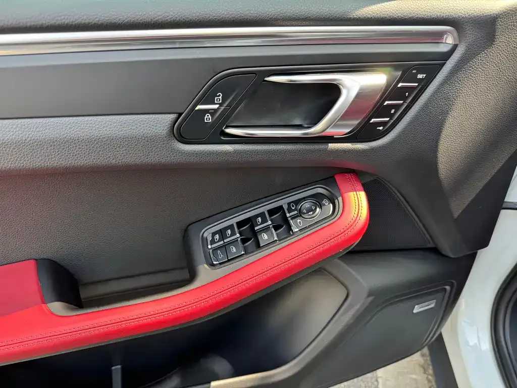 Porsche Macan 2023 из CN, фото 2