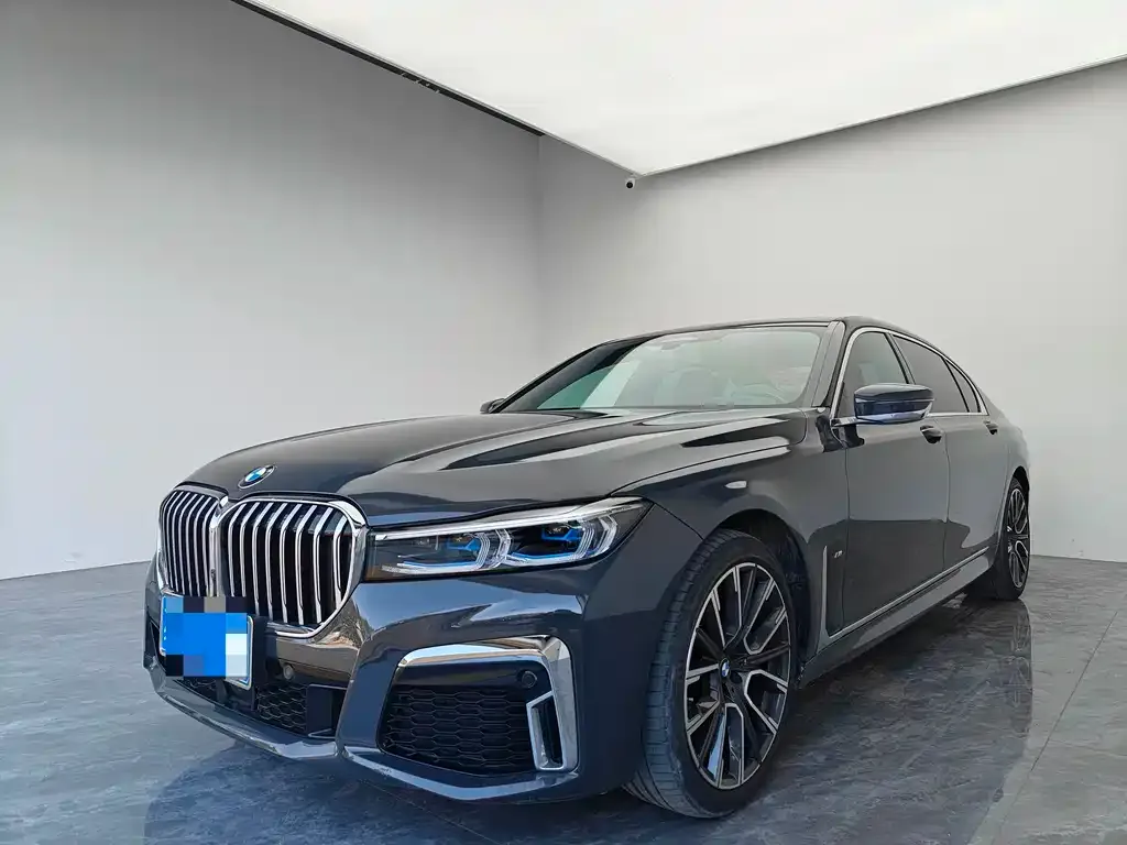 BMW 7 Series — фото 1