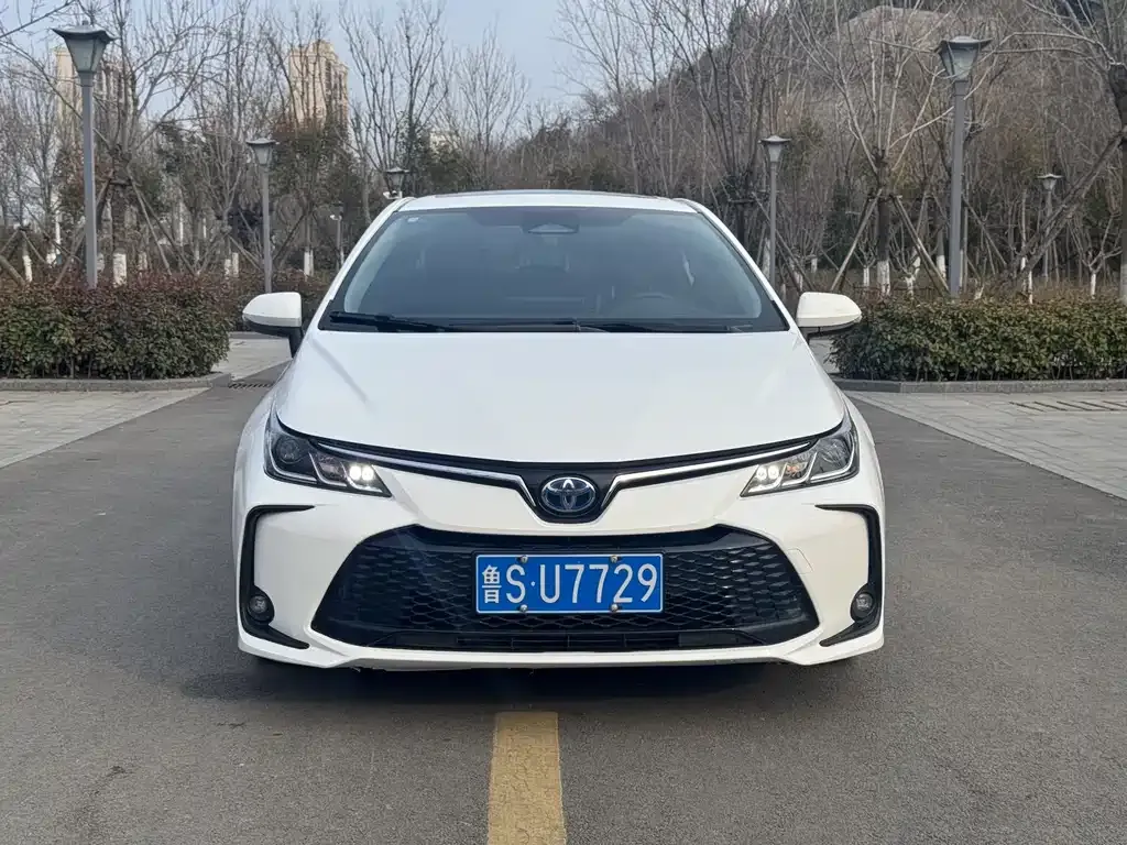 Toyota Corolla — фото 9