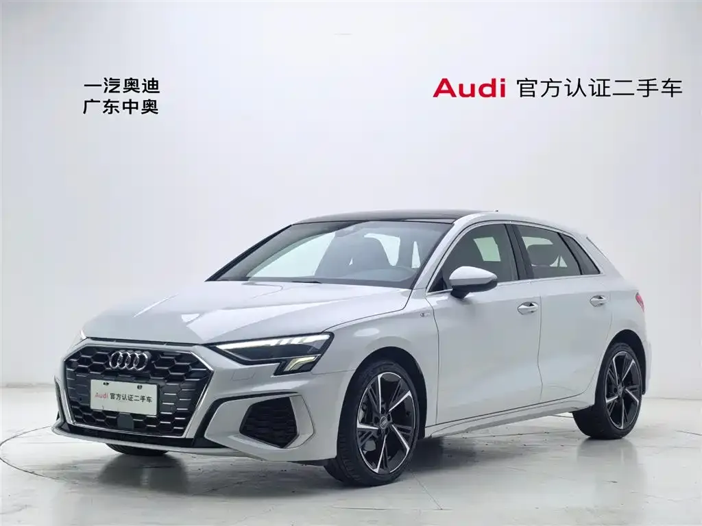 Audi A3 2023 из CN, фото 1