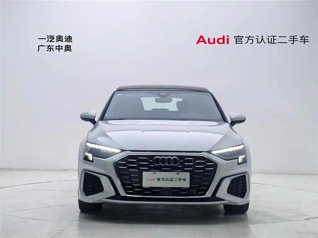 Audi A3 2023 из CN, фото 2