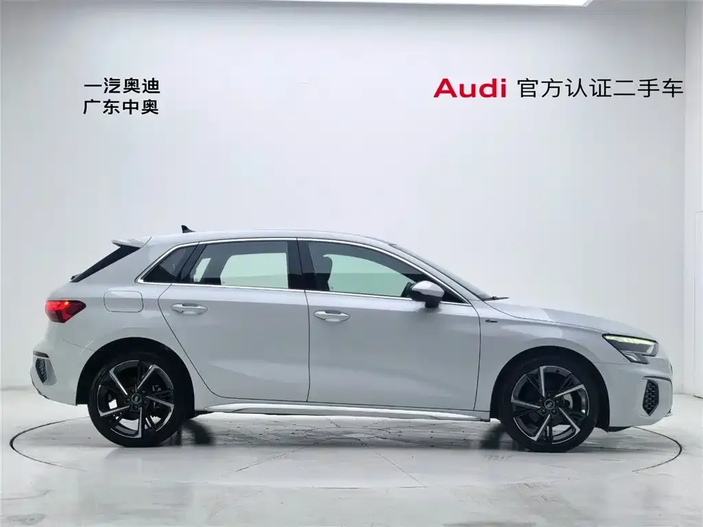 Audi A3 2023 из CN, фото 4