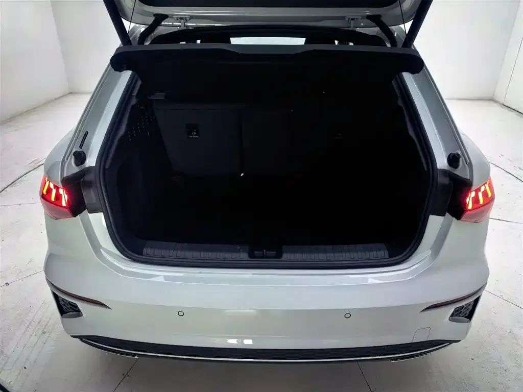 Audi A3 2023 из CN, фото 5