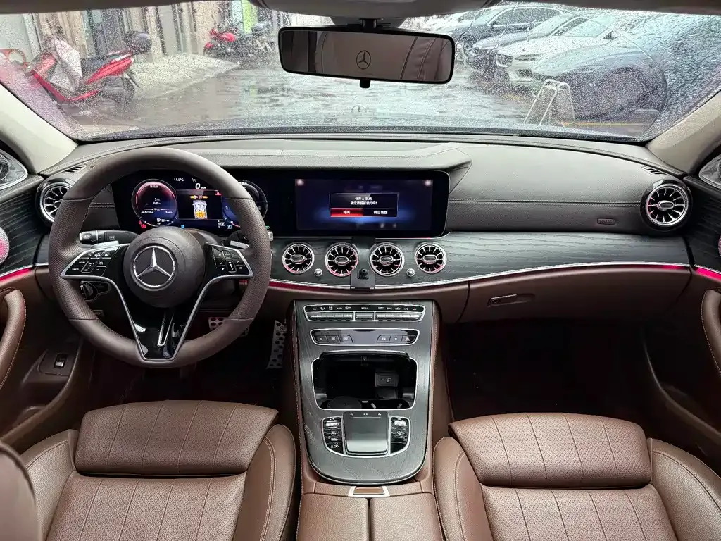 Mercedes-Benz E-Class — фото 10