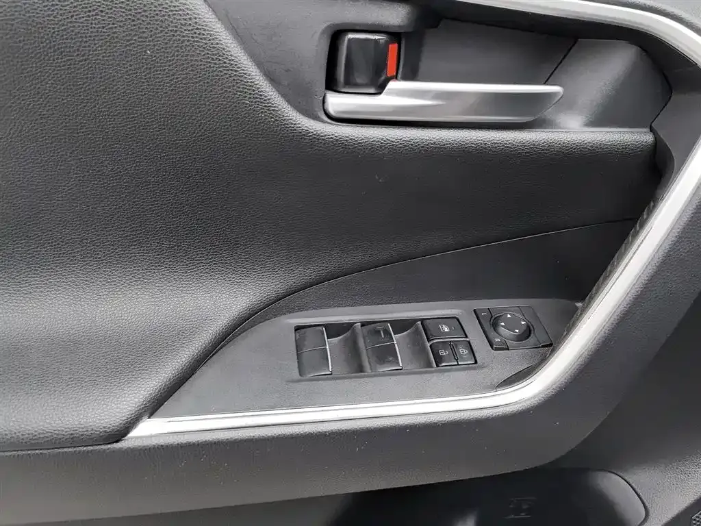Toyota Wildlander 2021 из CN, фото 10