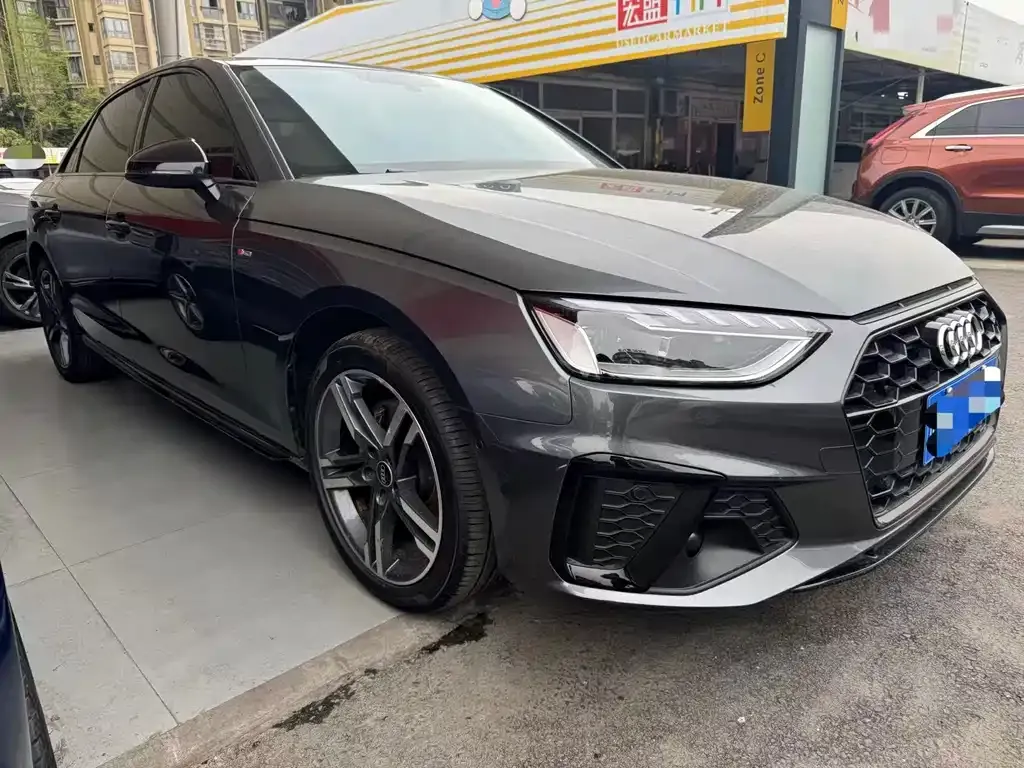 Audi A4L 2022 из CN, фото 3