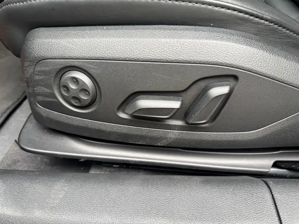 Audi A4L 2022 из CN, фото 9