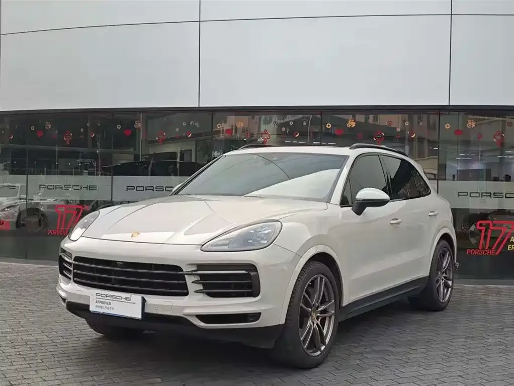 Porsche Cayenne — фото 1