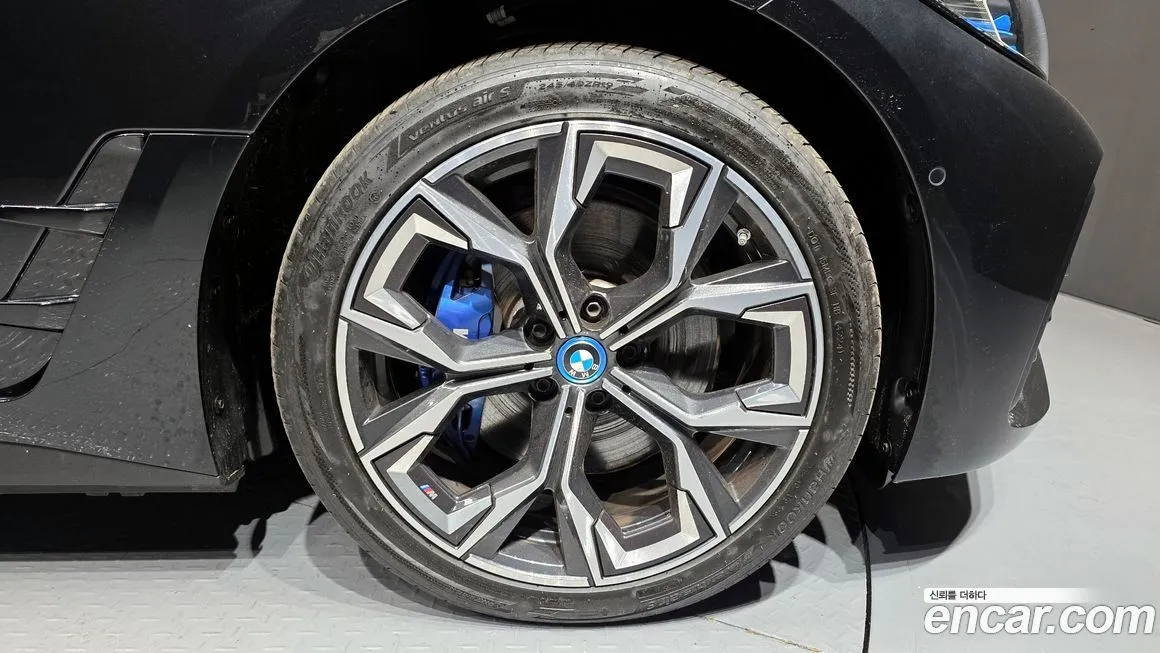 BMW i4 2023 из KR, фото 10