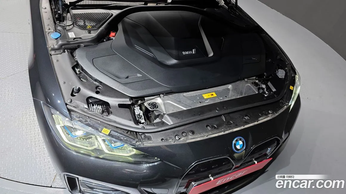 BMW i4 2023 из KR, фото 8