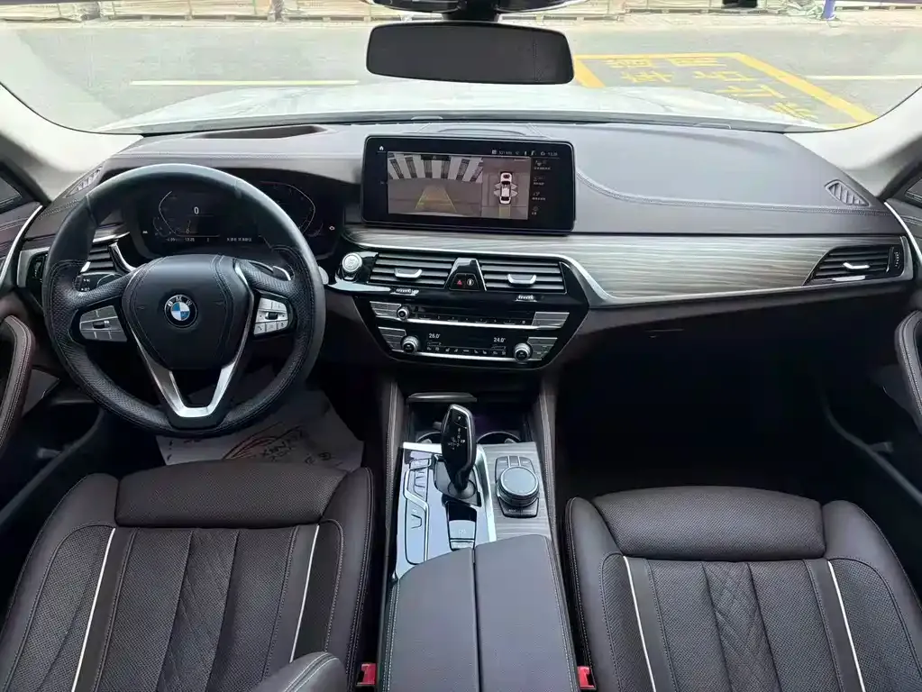 BMW 5 Series — фото 6