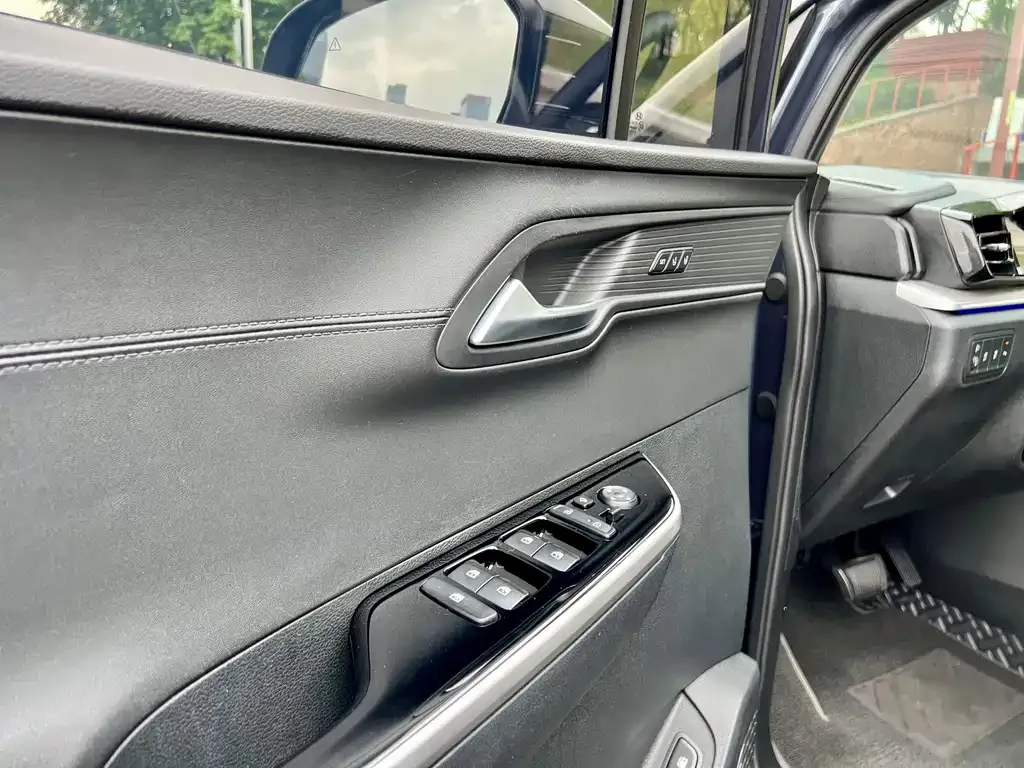 Hyundai Custo — фото 10