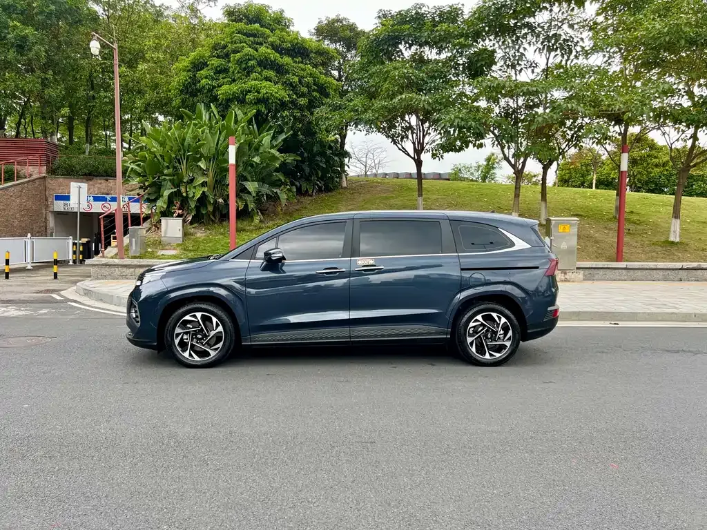Hyundai Custo — фото 5