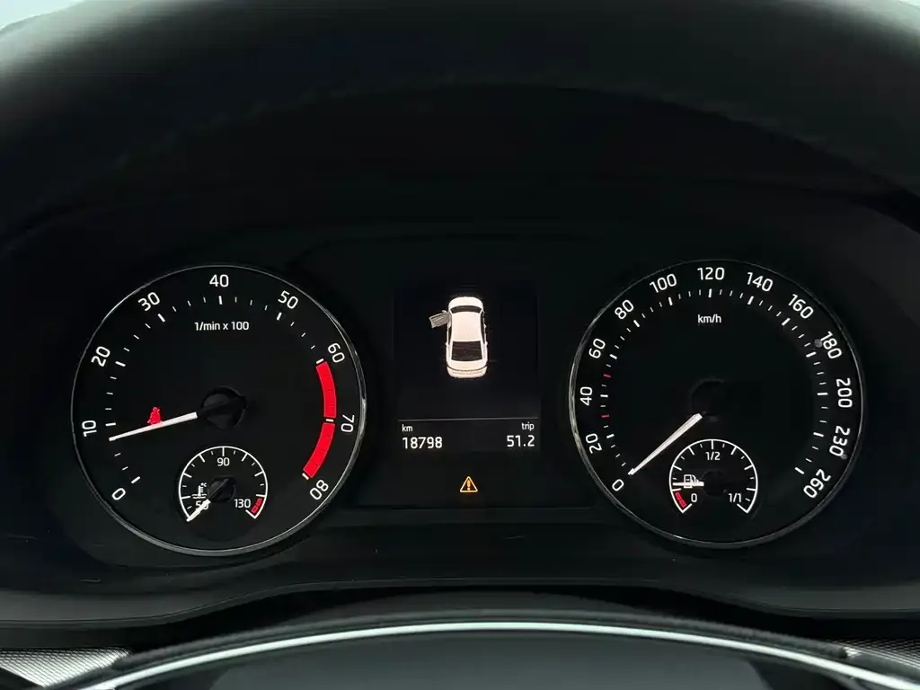 Skoda Octavia 2023 из CN, фото 10