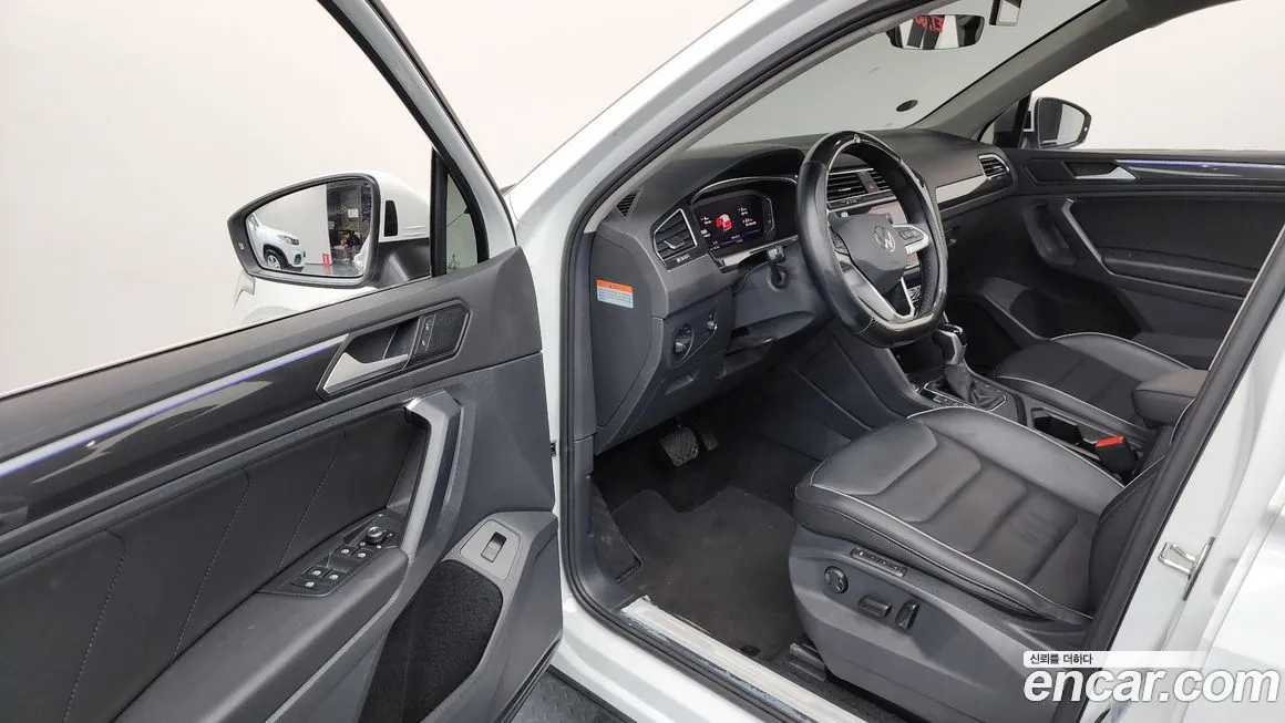 Volkswagen Tiguan — фото 6
