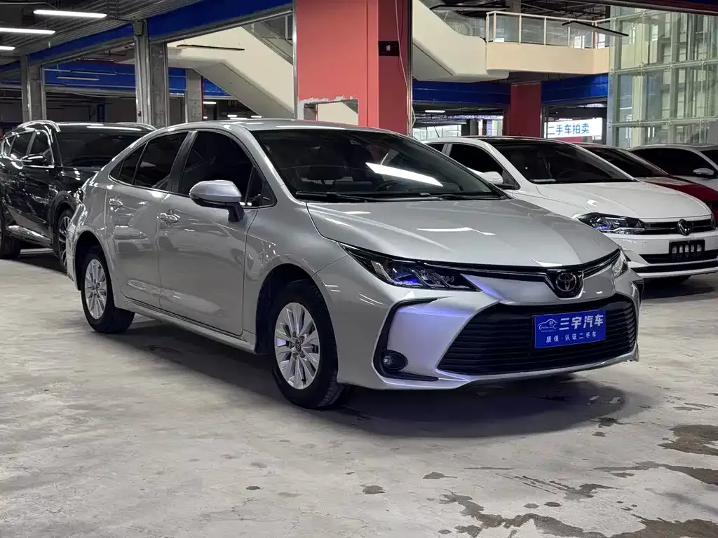 Toyota Corolla 2023 из CN, фото 10