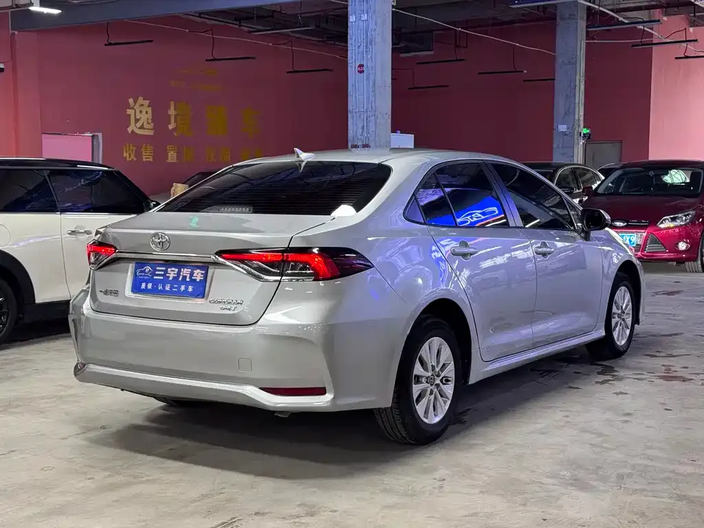 Toyota Corolla 2023 из CN, фото 2