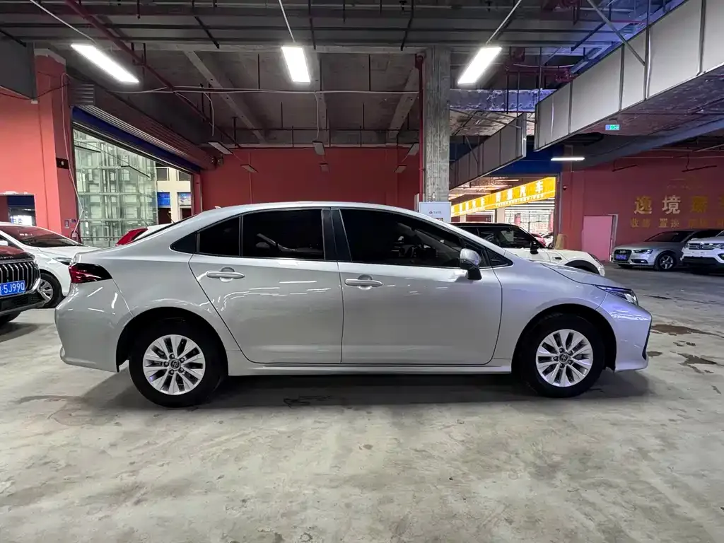 Toyota Corolla 2023 из CN, фото 8