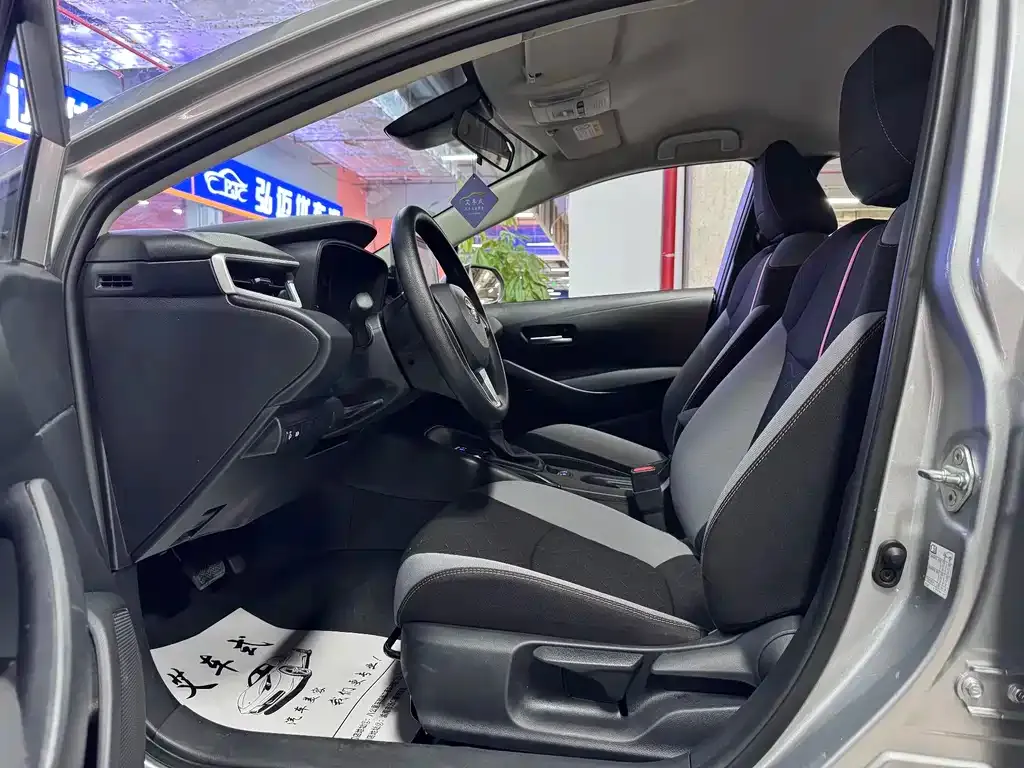 Toyota Corolla 2023 из CN, фото 3