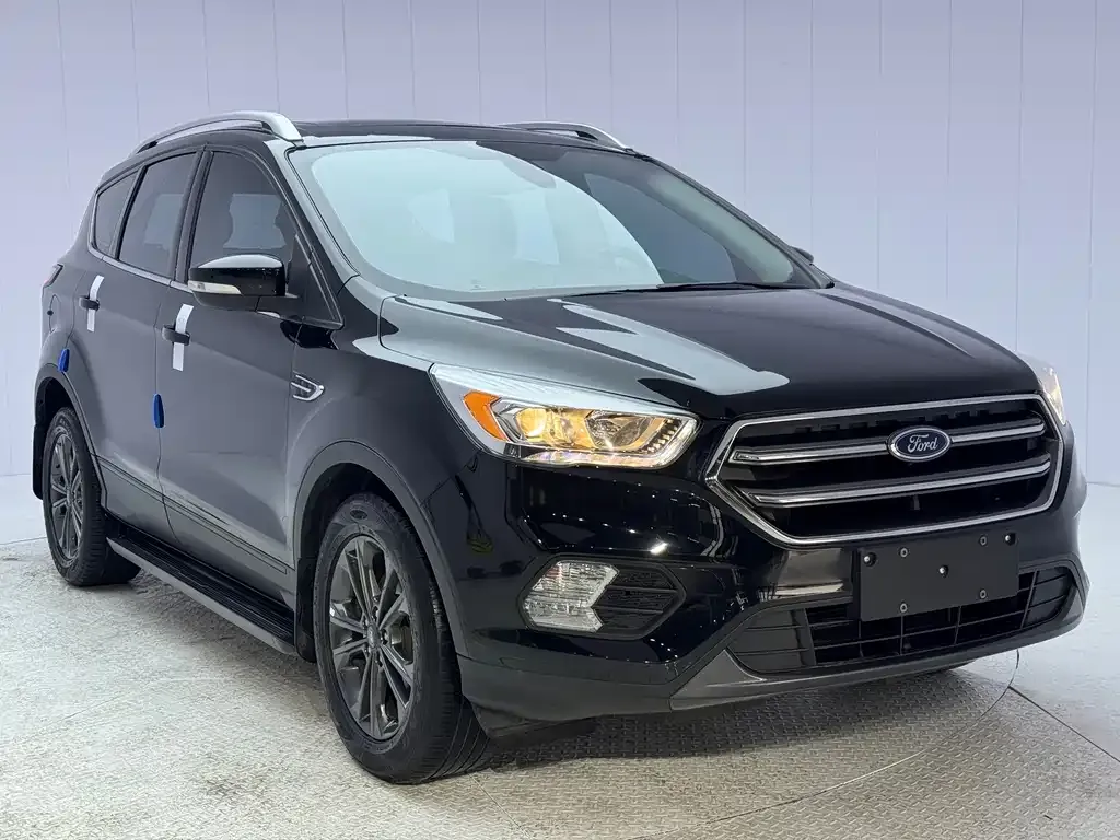 Ford Kuga 2021 из CN, фото 2
