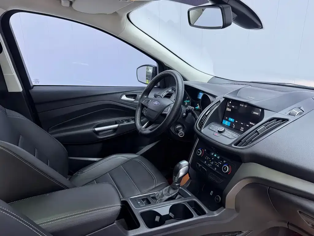 Ford Kuga 2021 из CN, фото 4