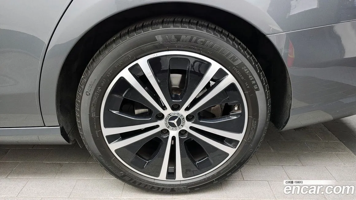 Mercedes-Benz E-Class 2021 из KR, фото 2