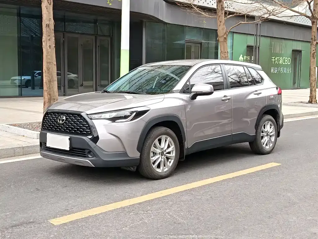 Toyota Corolla Cross — фото 1