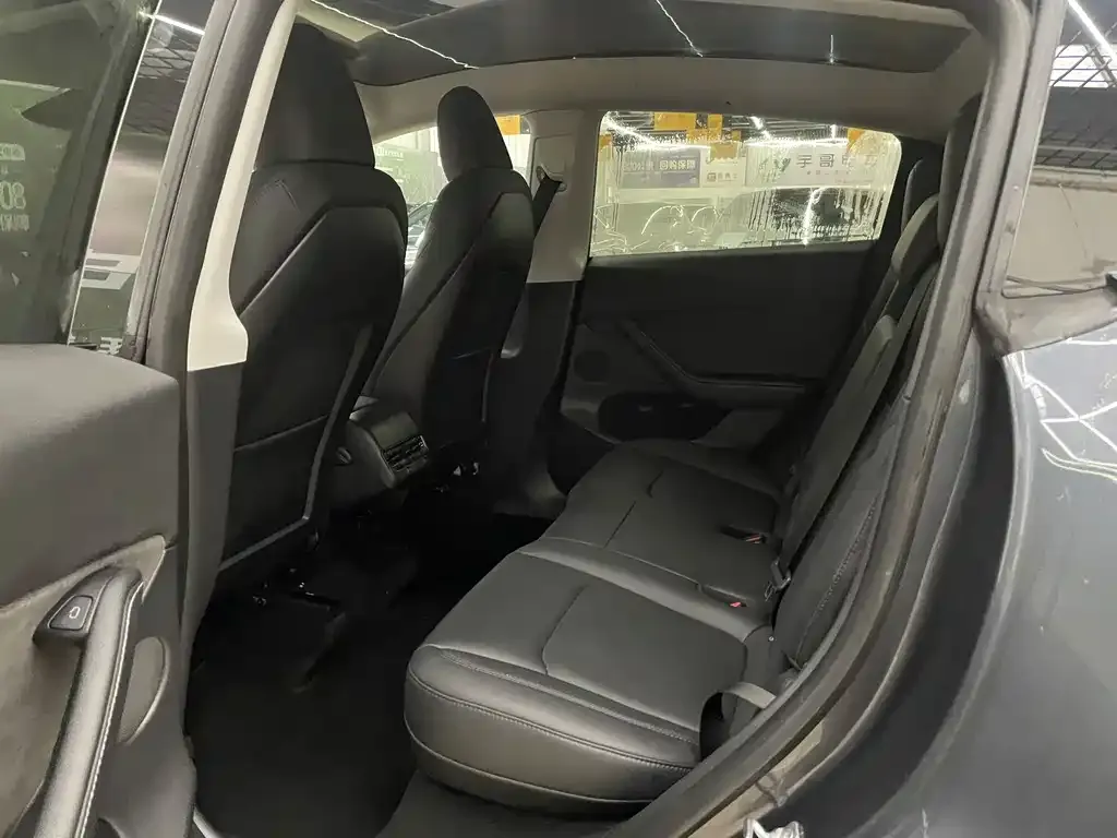 Tesla Model Y 2024 из CN, фото 3