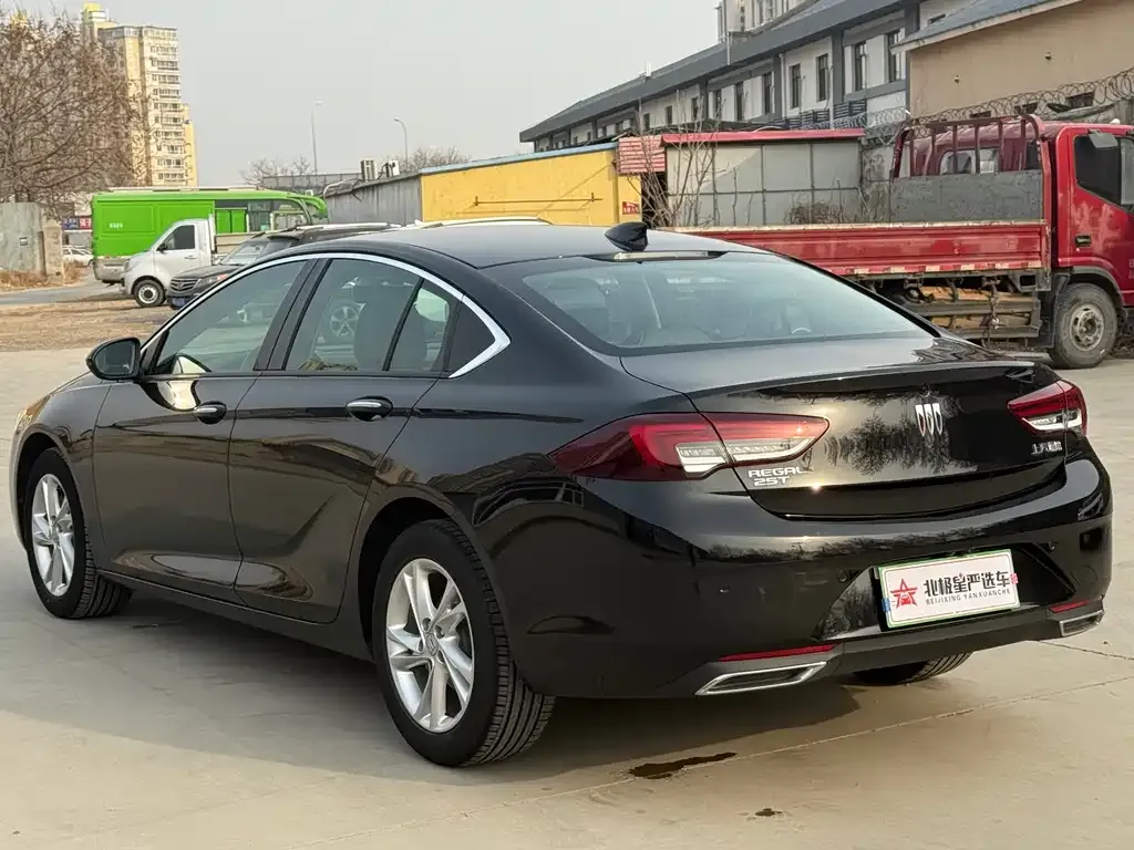 Buick Regal — фото 10