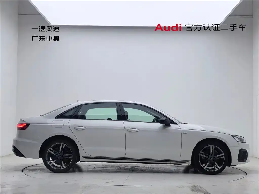 Audi A4L 2023 из CN, фото 3