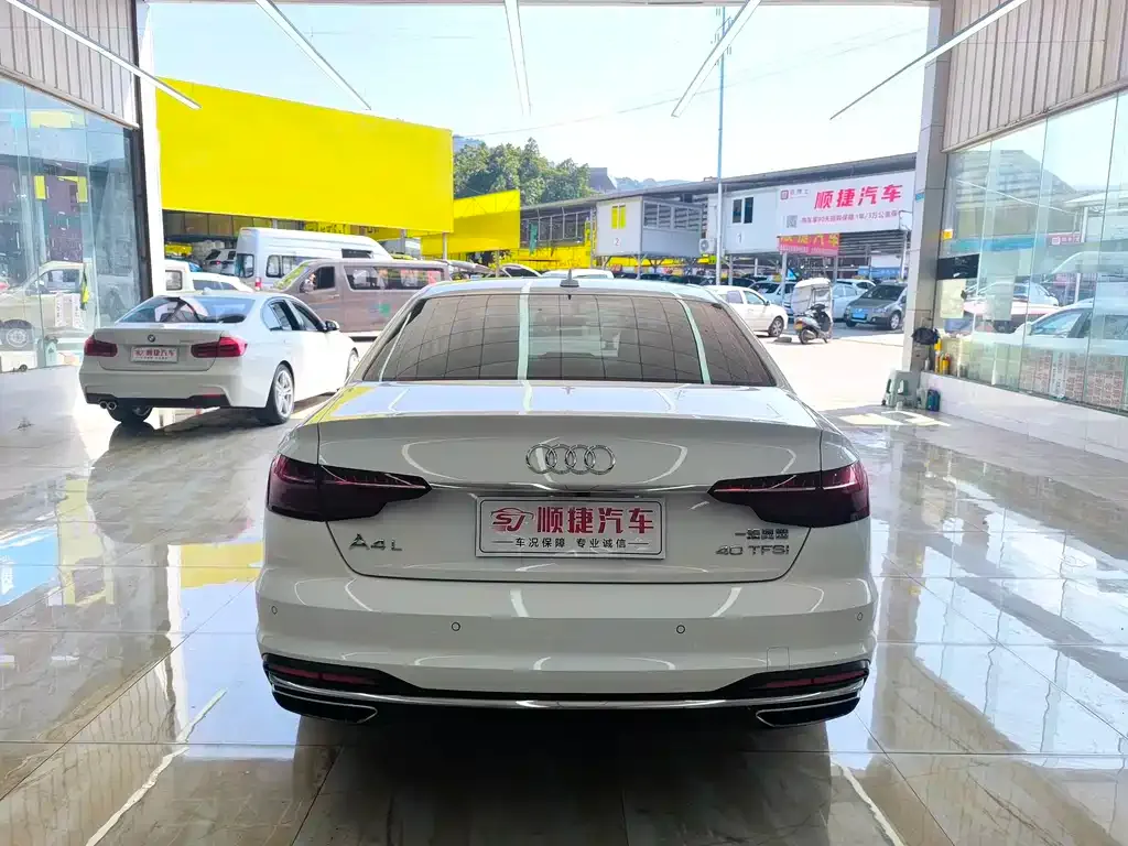 Audi A4L 2022 из CN, фото 7