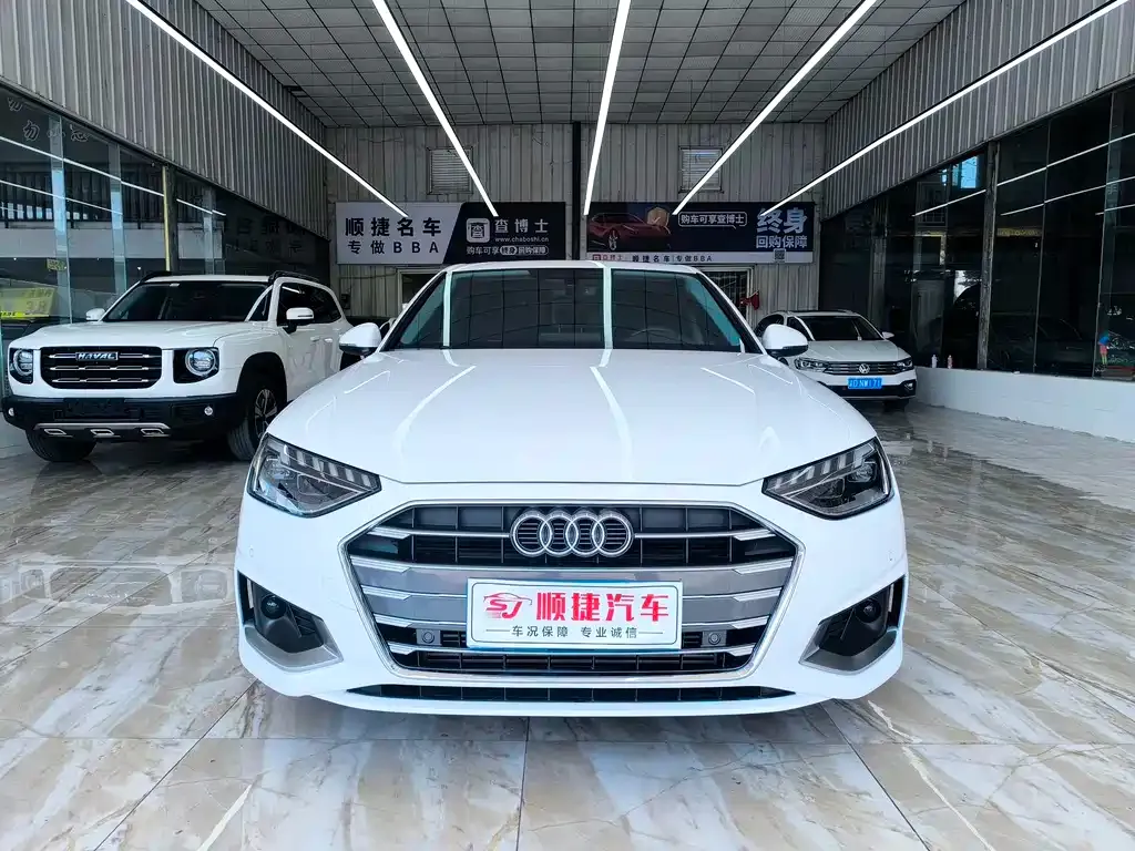 Audi A4L 2022 из CN, фото 4