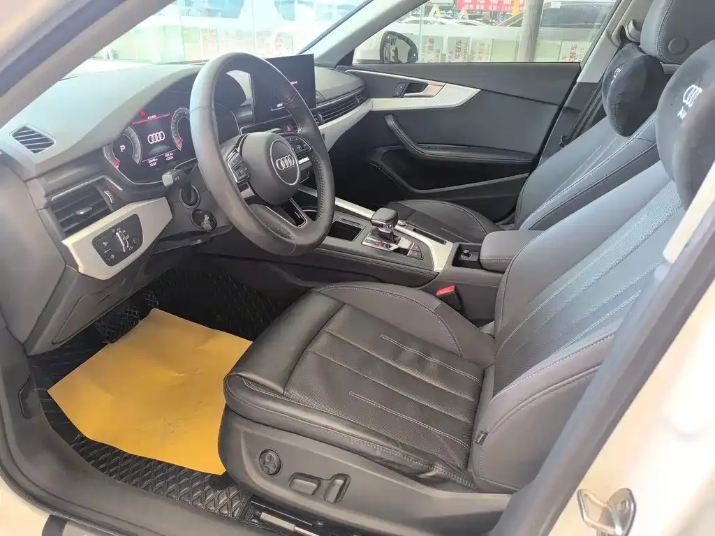 Audi A4L 2022 из CN, фото 2