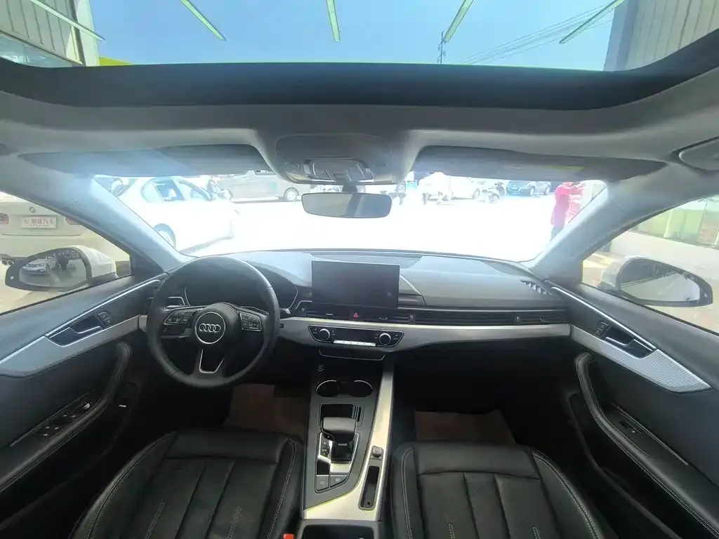 Audi A4L 2022 из CN, фото 5