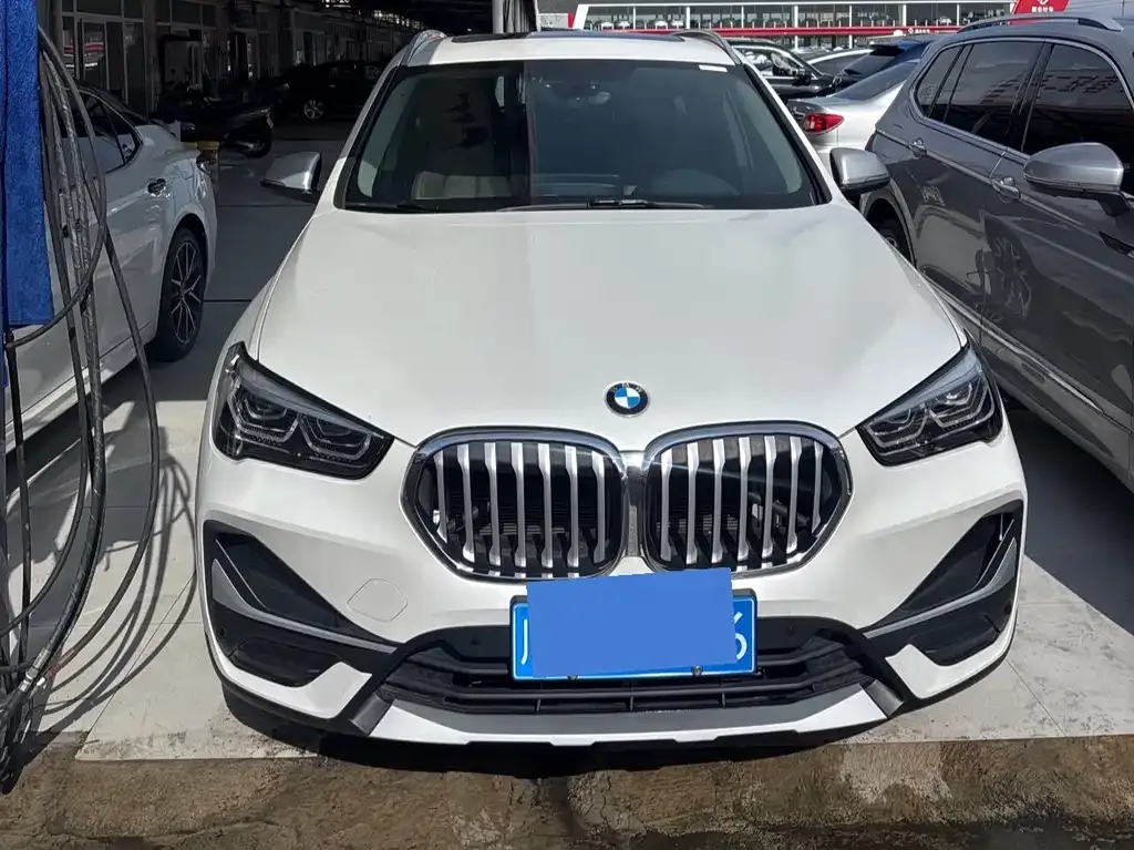 BMW X1 — фото 1