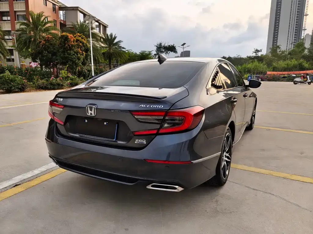 Honda Accord — фото 4