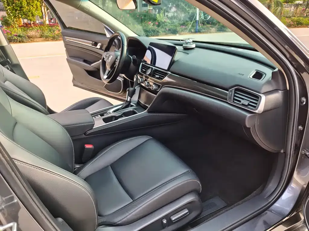 Honda Accord — фото 5