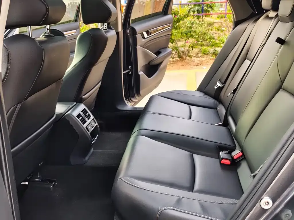 Honda Accord — фото 2