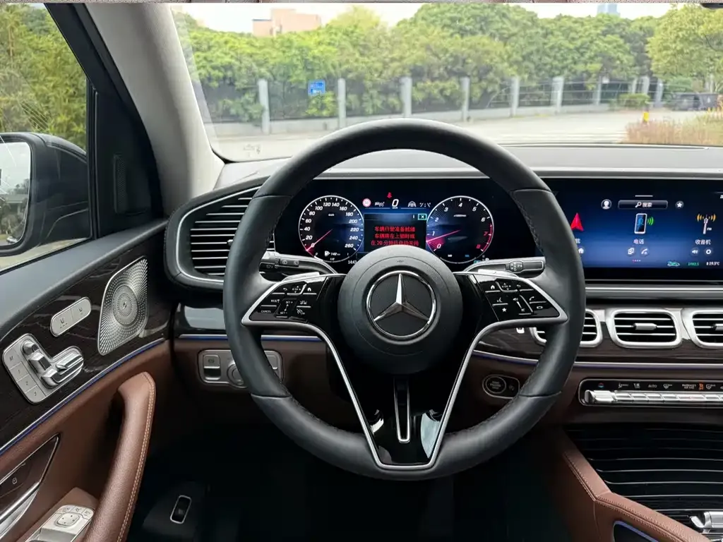 Mercedes-Benz GLE — фото 10