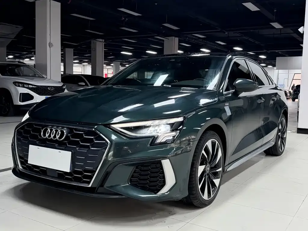 Audi A3 — фото 1