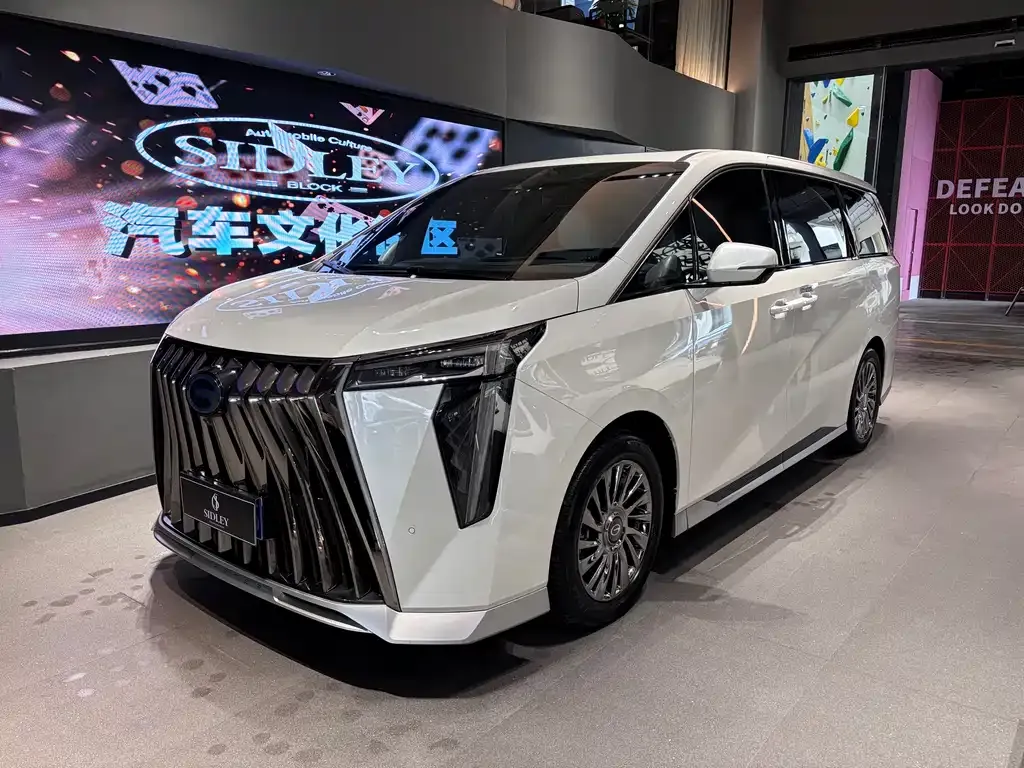 GAC Motor Trumpchi M8 — фото 1
