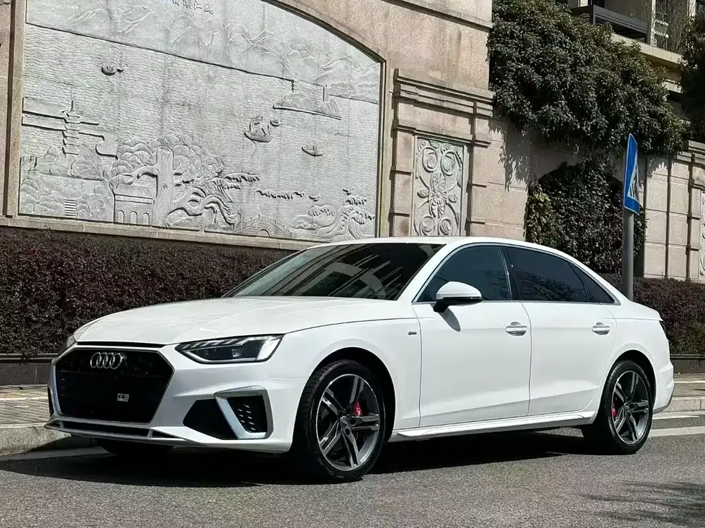 Audi A4L 2021 из CN, фото 1