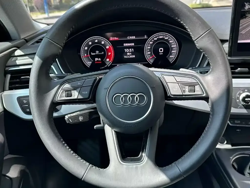 Audi A4L 2021 из CN, фото 4
