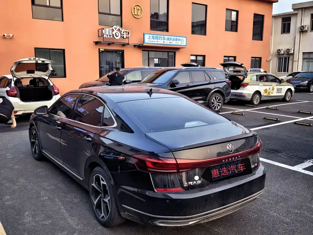 Volkswagen Passat — фото 7