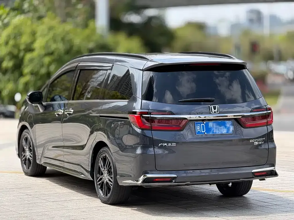 Honda Odyssey — фото 10